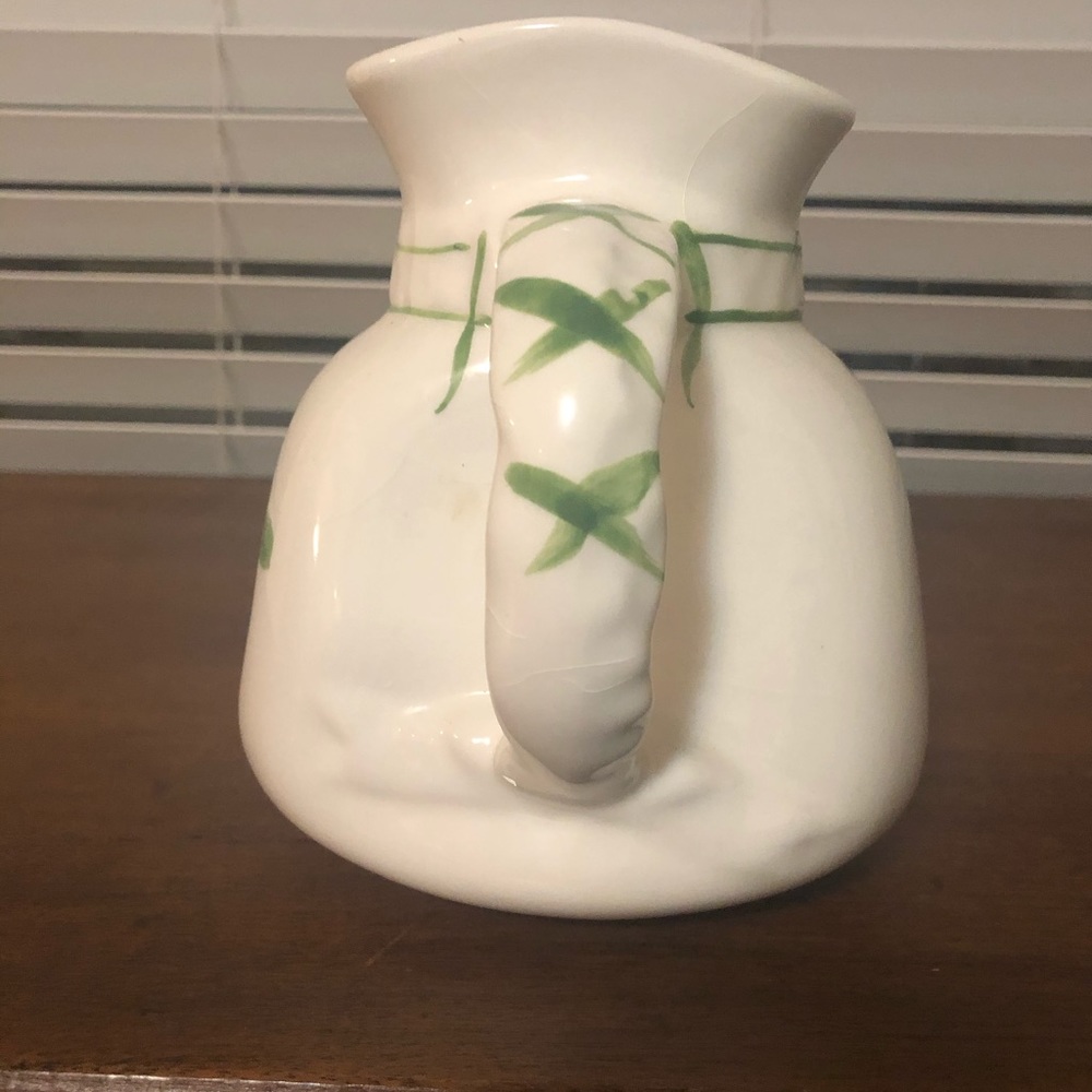 Pitcher/Creamer - Picture 2 of 5